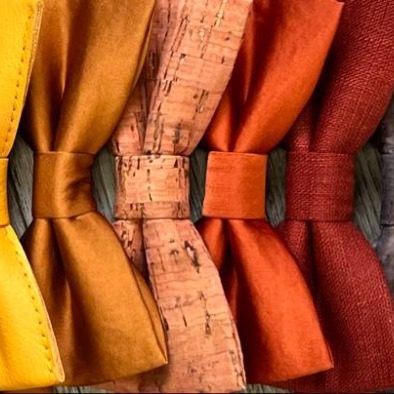 Nœuds papillon faits main en satin ocre, liège brique, satin et lin terracotta
