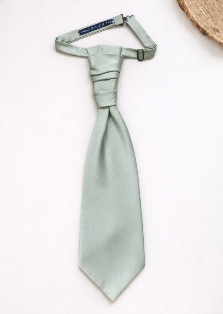Lavallière en satin vert sauge